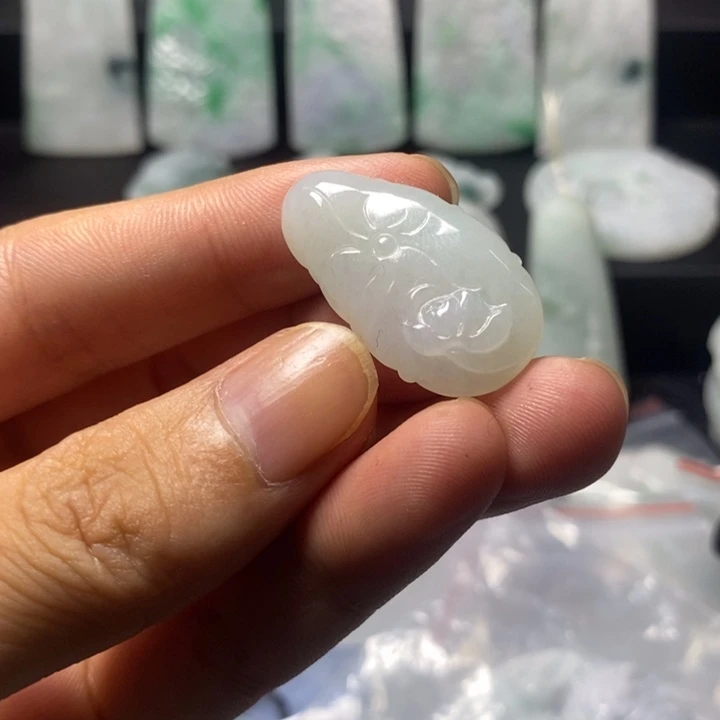 颈饰未镶嵌翡翠天然翡翠A货