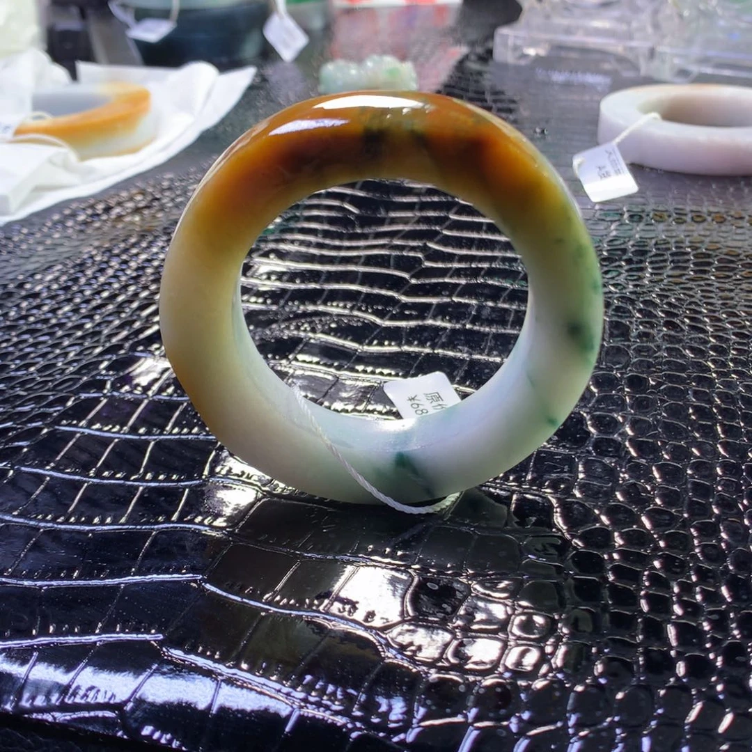 定制翡翠未镶嵌手镯