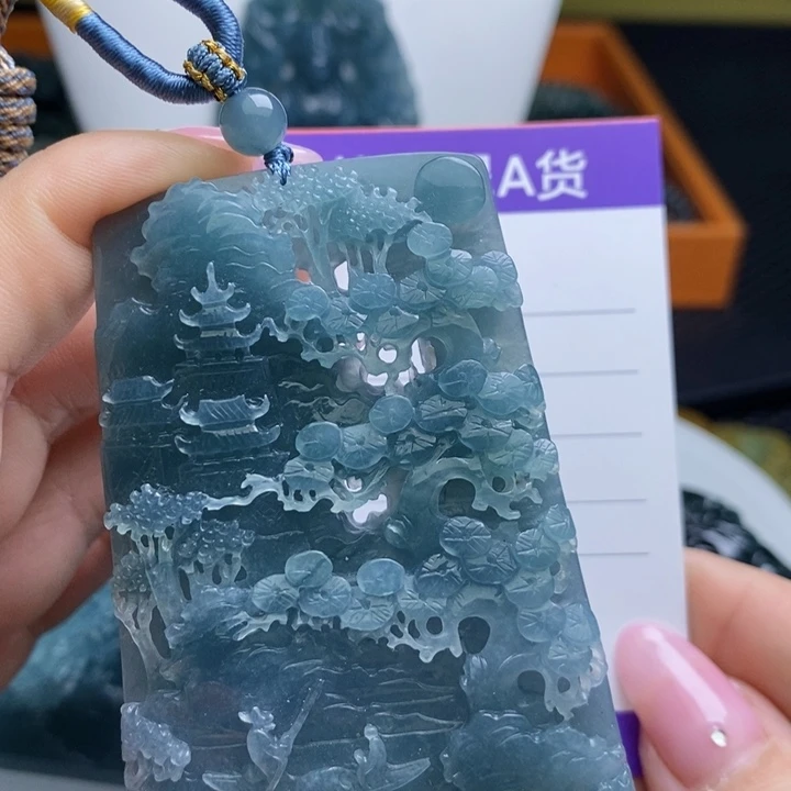 【闪购商品】翡翠颈饰未镶嵌……