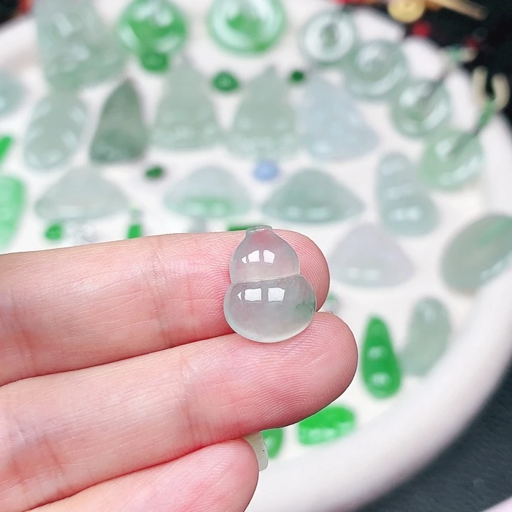 翡翠未镶嵌颈饰缅甸天然A货翡翠