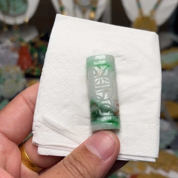 翡翠颈饰未镶嵌霓*~吊坠
