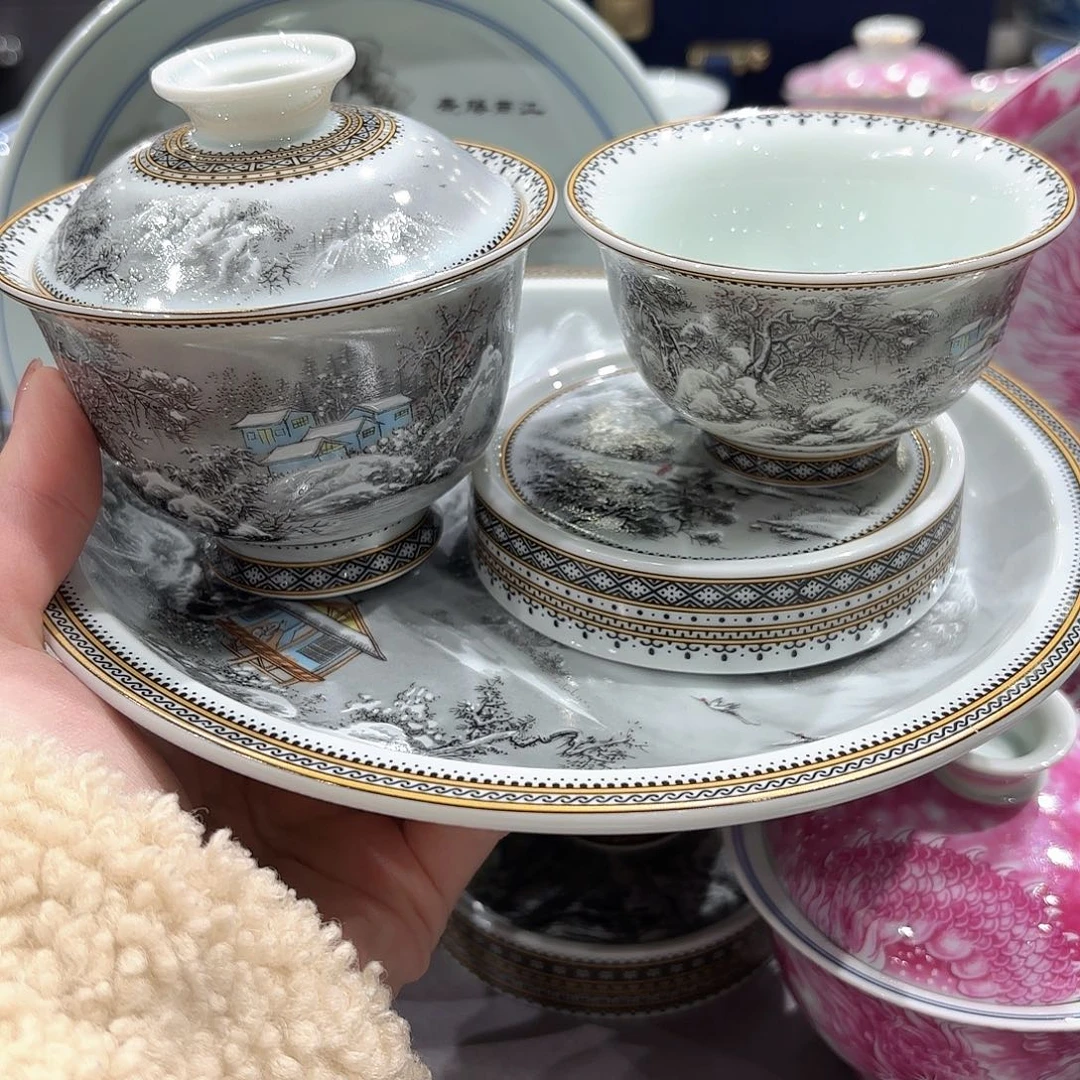 瓷片景德镇瓷器精品陈列