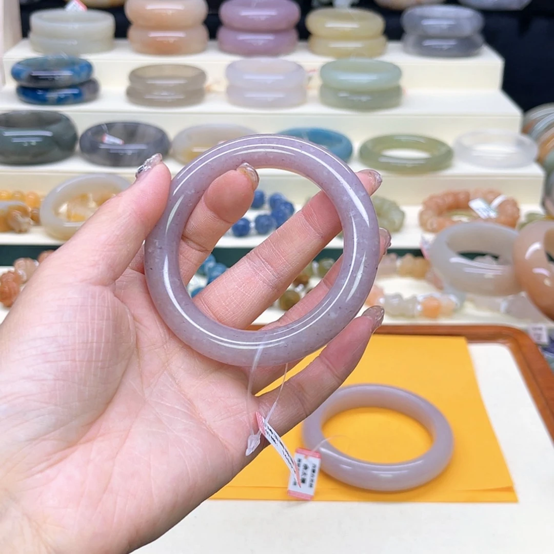 【闪购商品】石英质玉手镯未镶嵌意**面