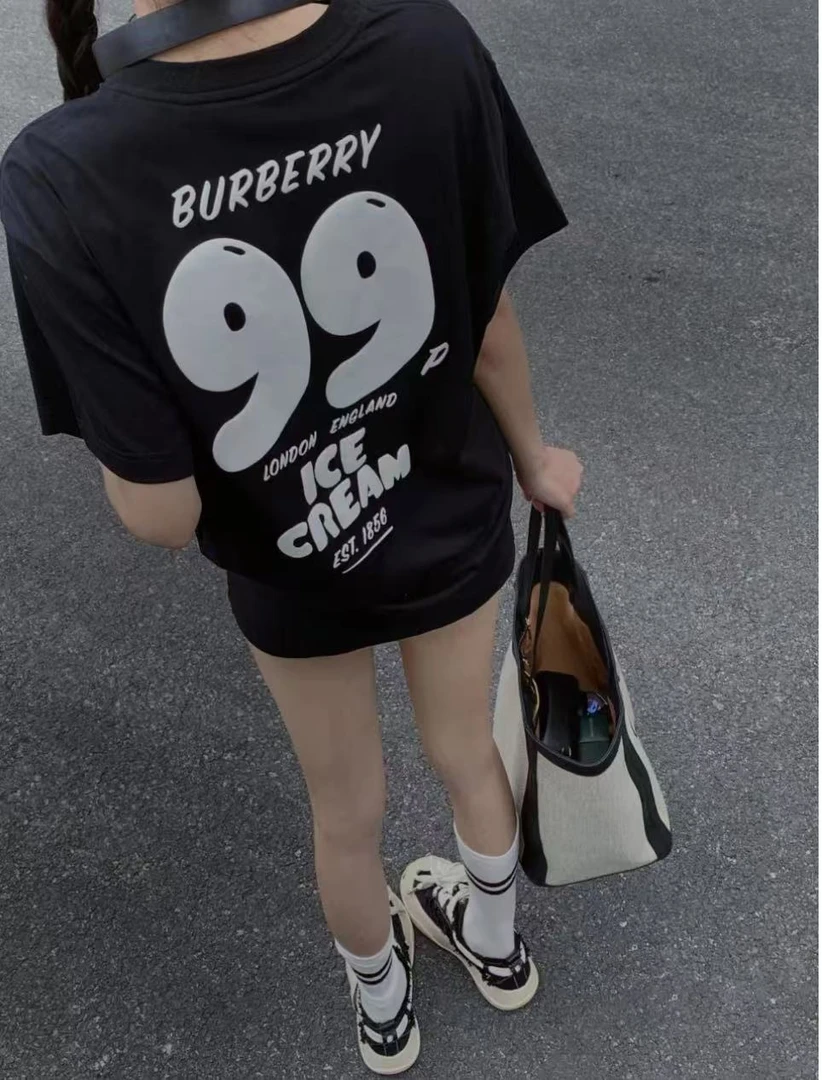 95新 BURBERRY/博柏利 xm12539757 黑色冰激淋logo短袖 m码
