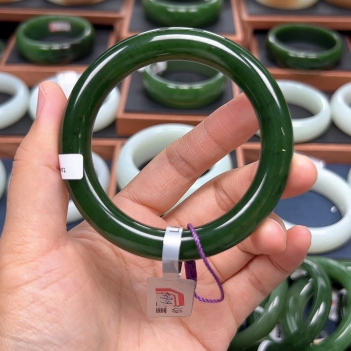 未镶嵌手镯和田玉（碧玉）5657