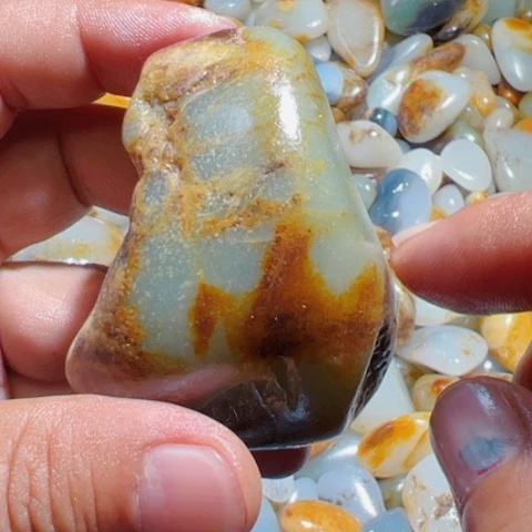 和田玉未镶嵌颈饰151克