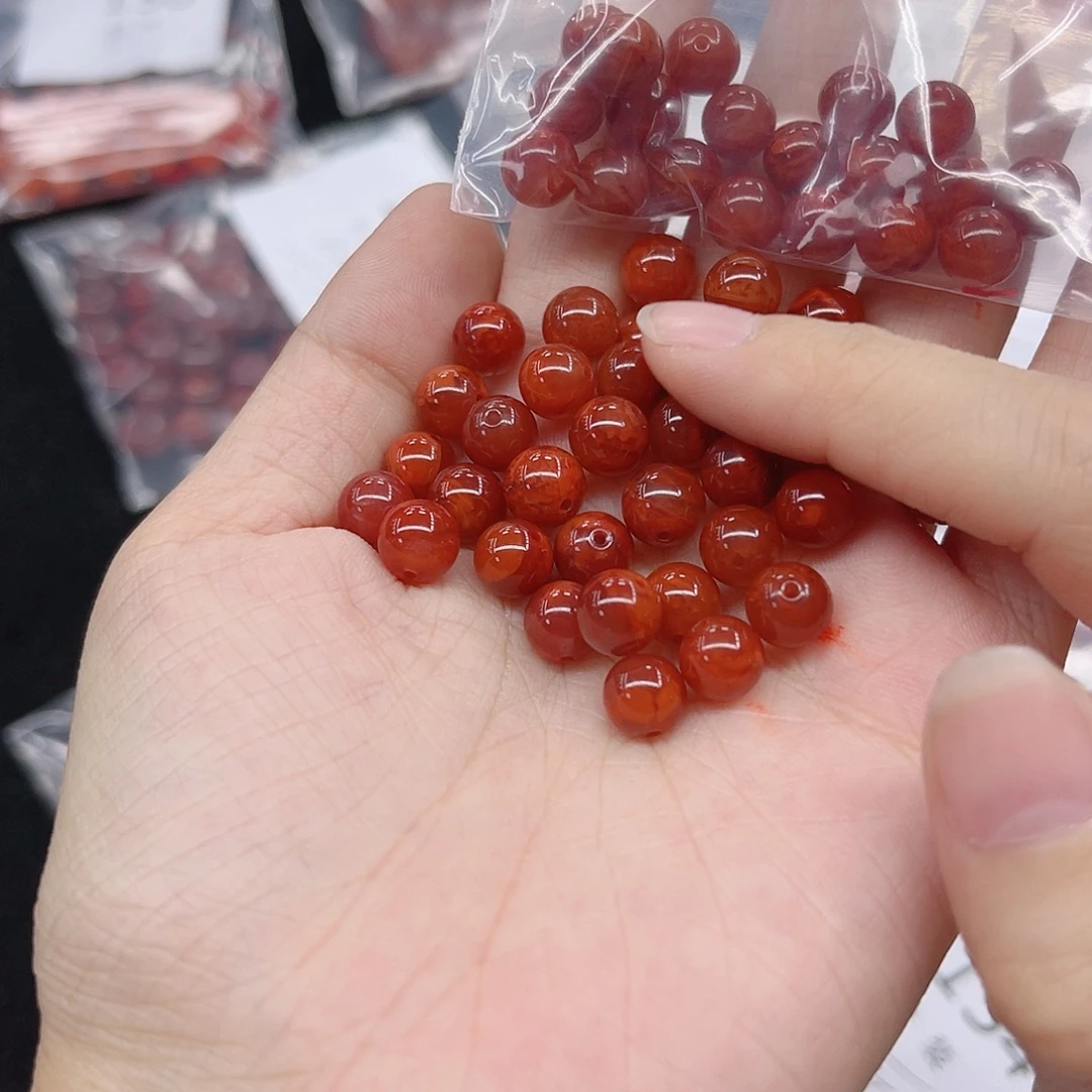 南红玛瑙未镶嵌珠宝半成品136 。