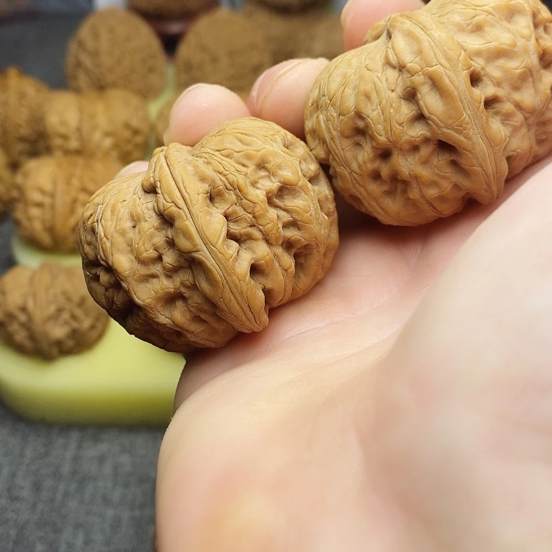 个***性43尺元宝文玩核桃