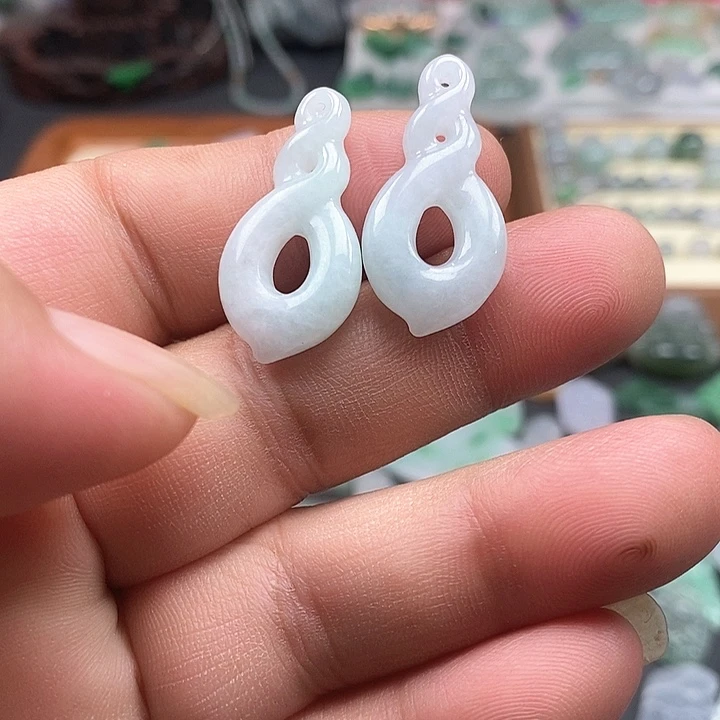 吊坠(不含链)未镶嵌翡翠一个25