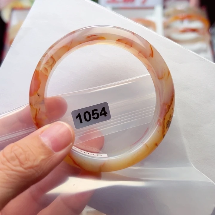 玛瑙/玉髓手镯未镶嵌盛*?