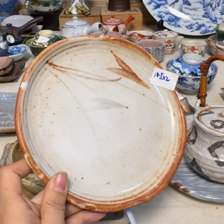 陶盘子里有肉的时候就