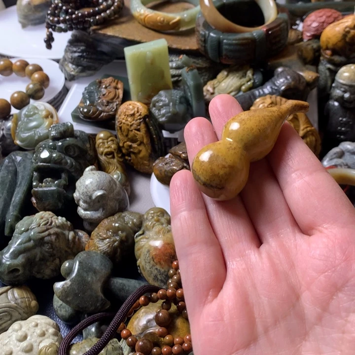岫岩河磨玉（透闪石质玉）手链未镶嵌