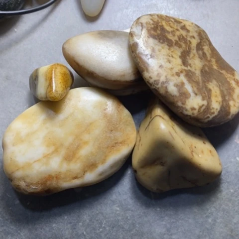 未镶嵌和田玉（糖玉）挂件