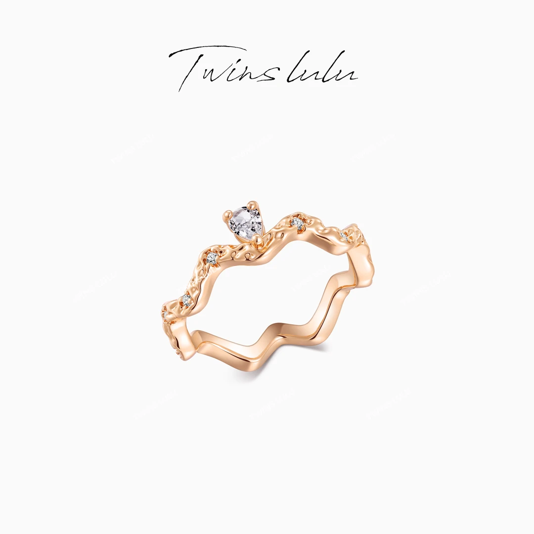 TWINS LULU 镀k金 【情人节】轻奢简约纽纹波浪戒指TSS7809