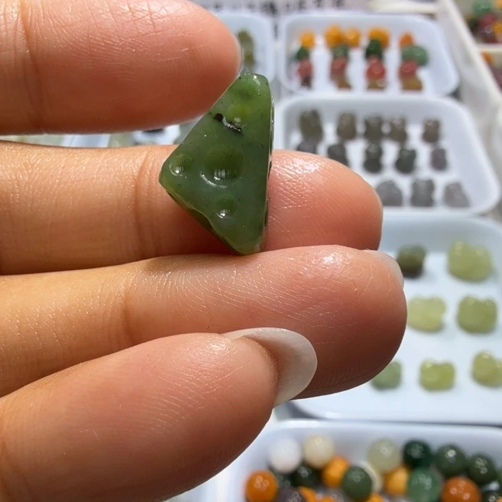 未镶嵌和田玉珠宝半成品