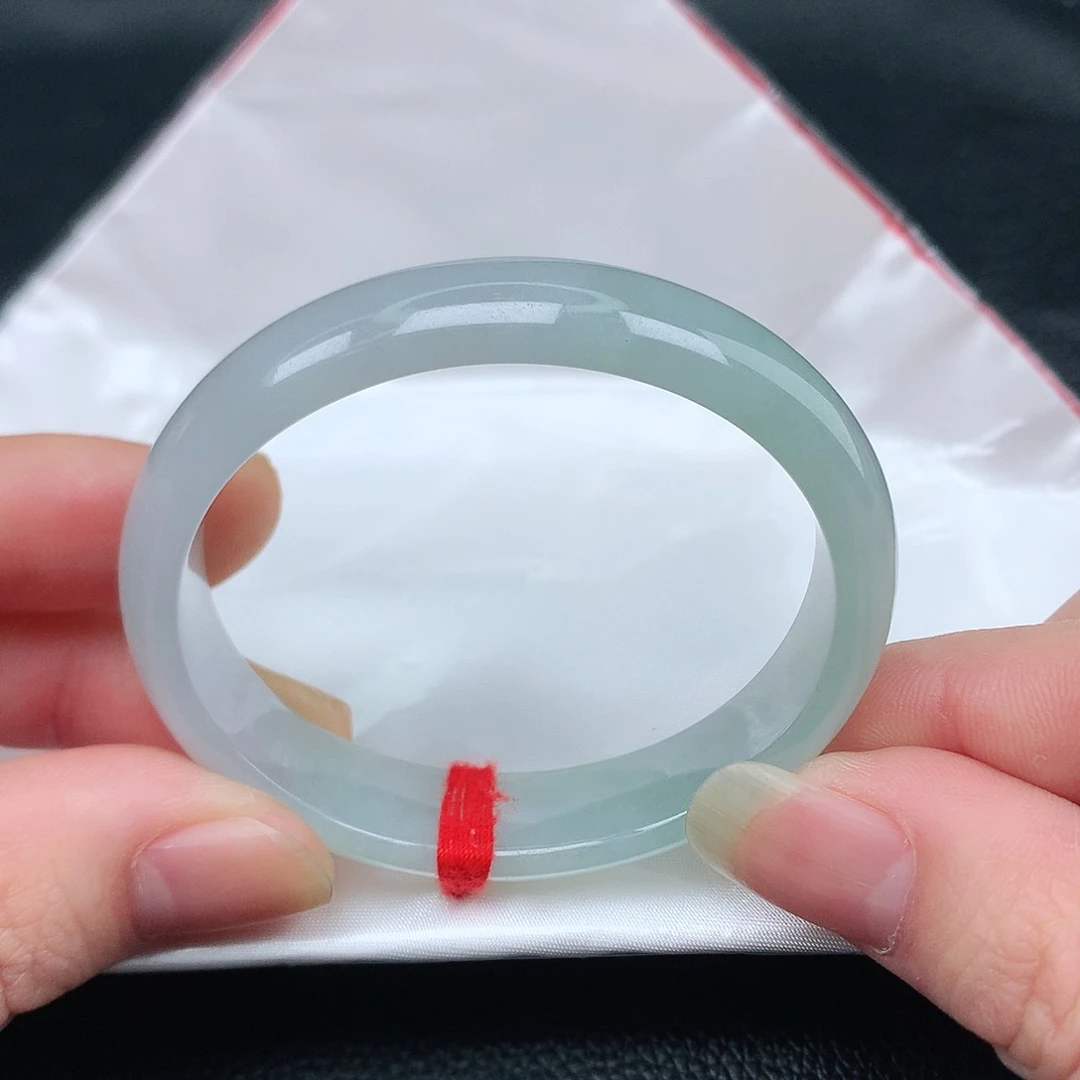 未镶嵌手镯（贵妃镯）翡翠