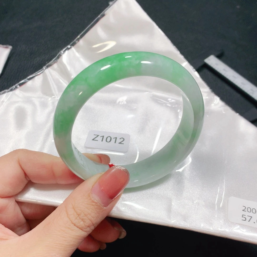 翡翠未镶嵌手镯轮胎03