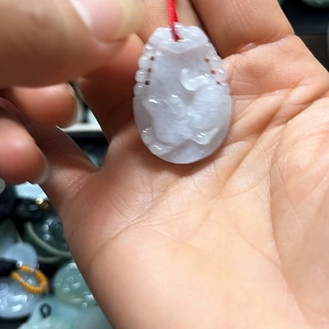 翡翠未镶嵌颈饰挂件