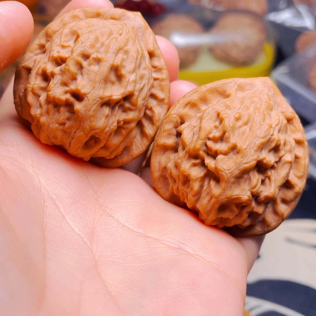 文玩核桃吊坠大红袍