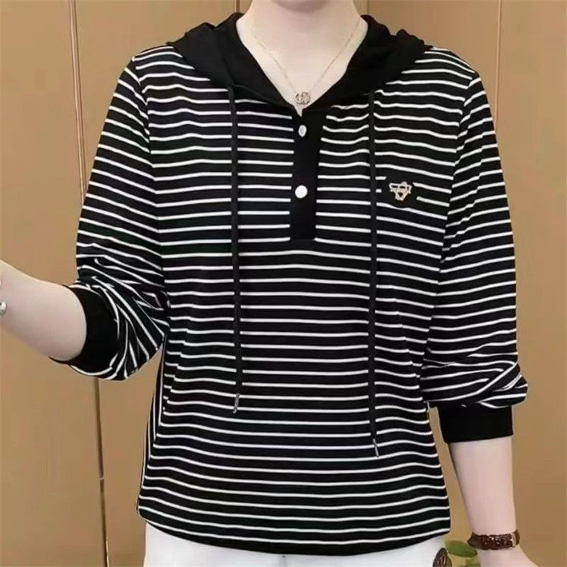条纹春秋薄款长袖t恤女士连帽上衣百搭宽松洋气大码减龄妈妈装KG1
