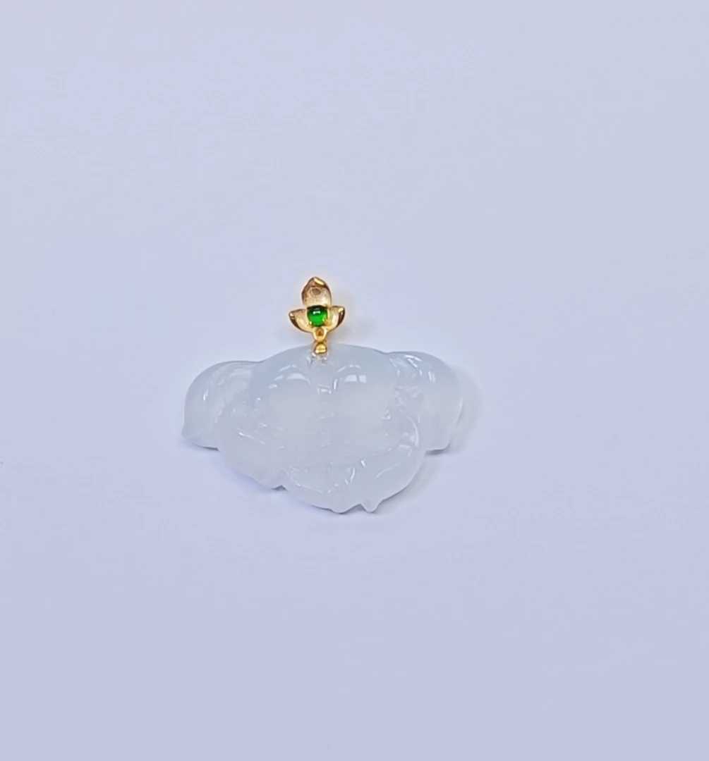 天然缅甸翡翠a货18k金镶嵌莲花吊坠（裸石尺寸：23.6×14.3×4.2）