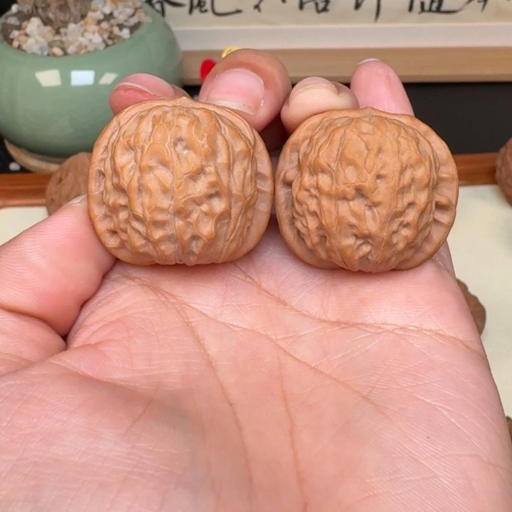 梵***0把件文玩核桃全品石门32