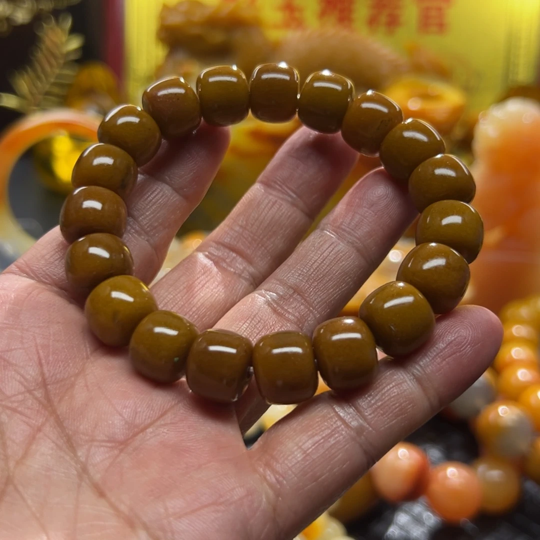 用***8石英质玉未镶嵌颈饰