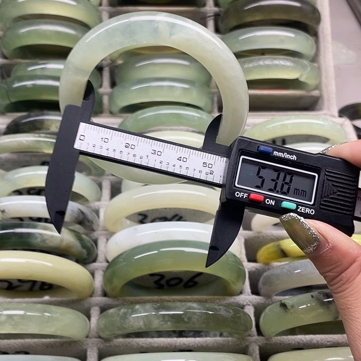 蛇纹石玉未镶嵌手镯282