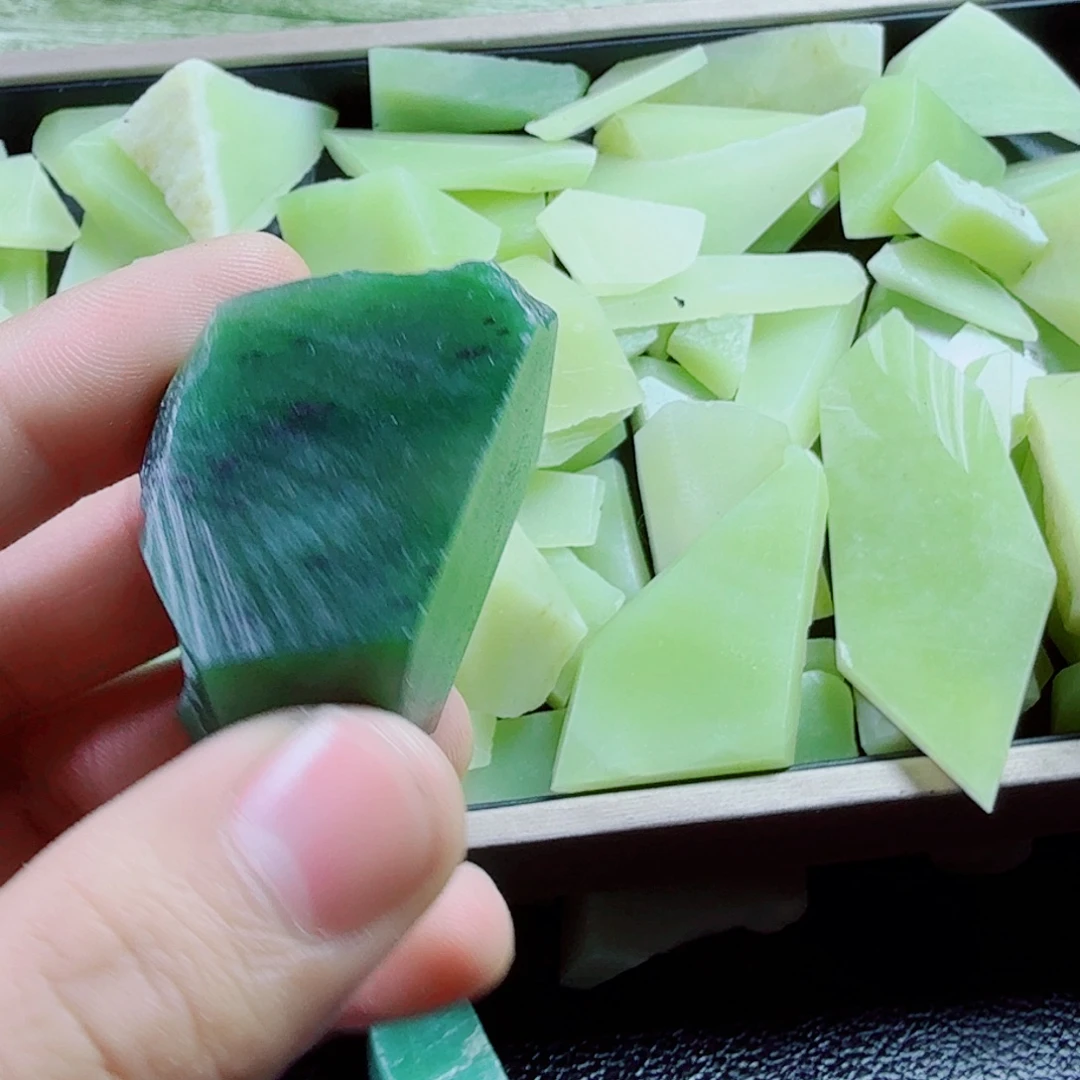 飞***雷未镶嵌和田玉（糖玉）挂件
