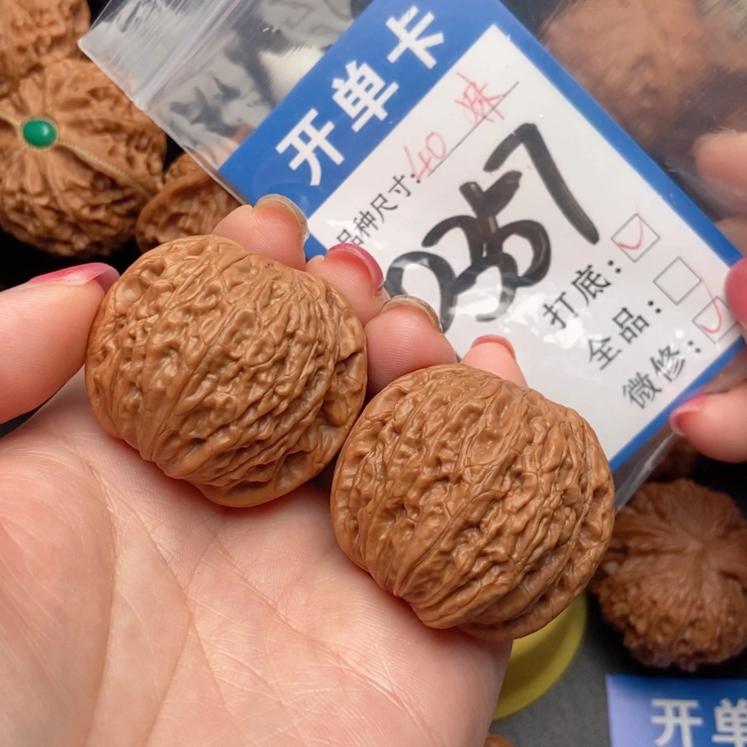 云***巅吊坠桃核核桃铁锤妹妹