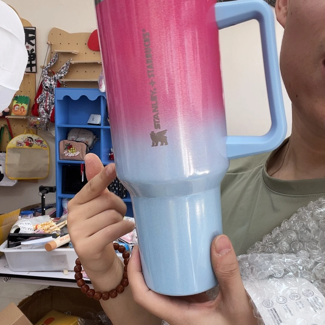PU化妆包等各种产品的