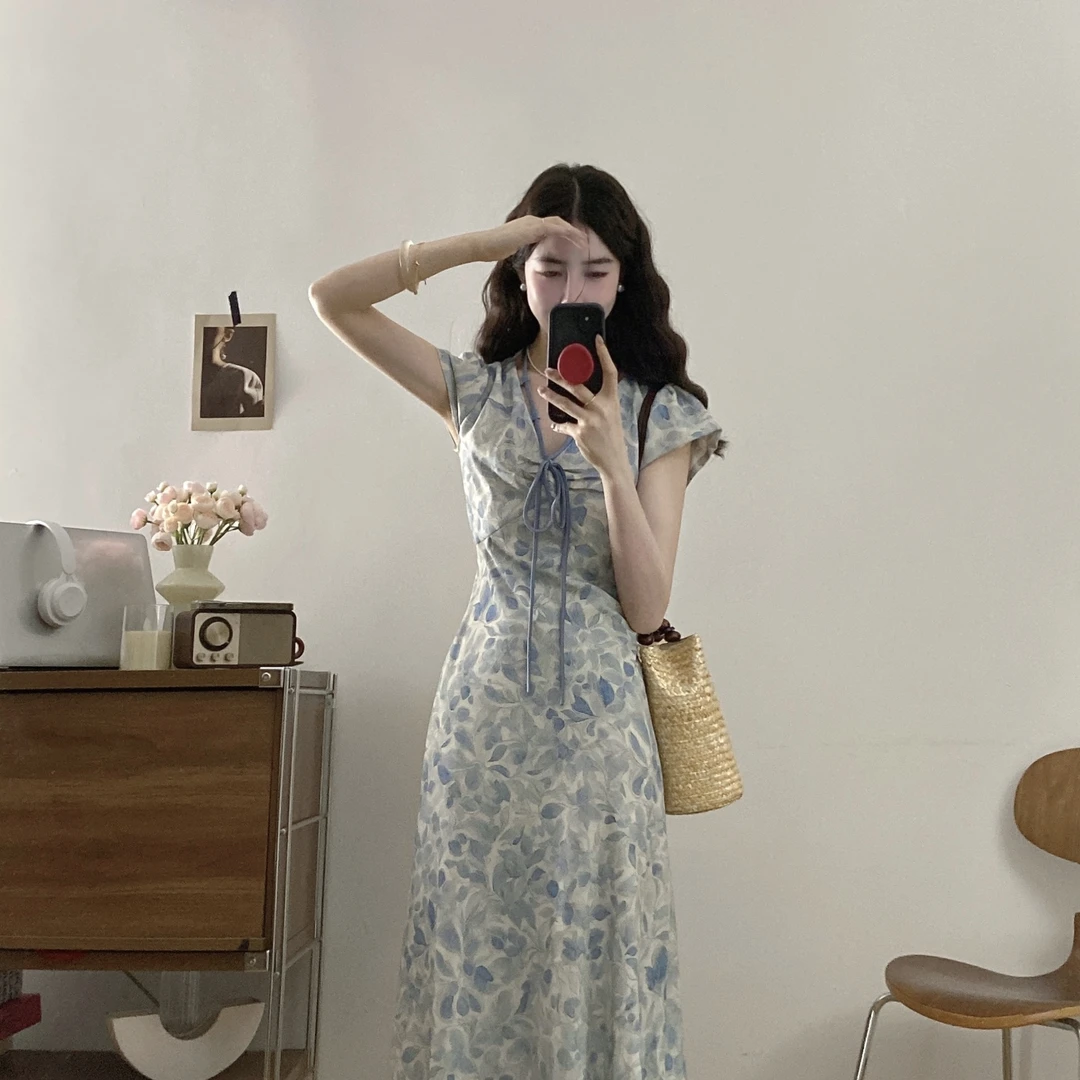法式度假风夏季新款A字收腰优雅气质显白蓝色印花短袖中长连衣裙