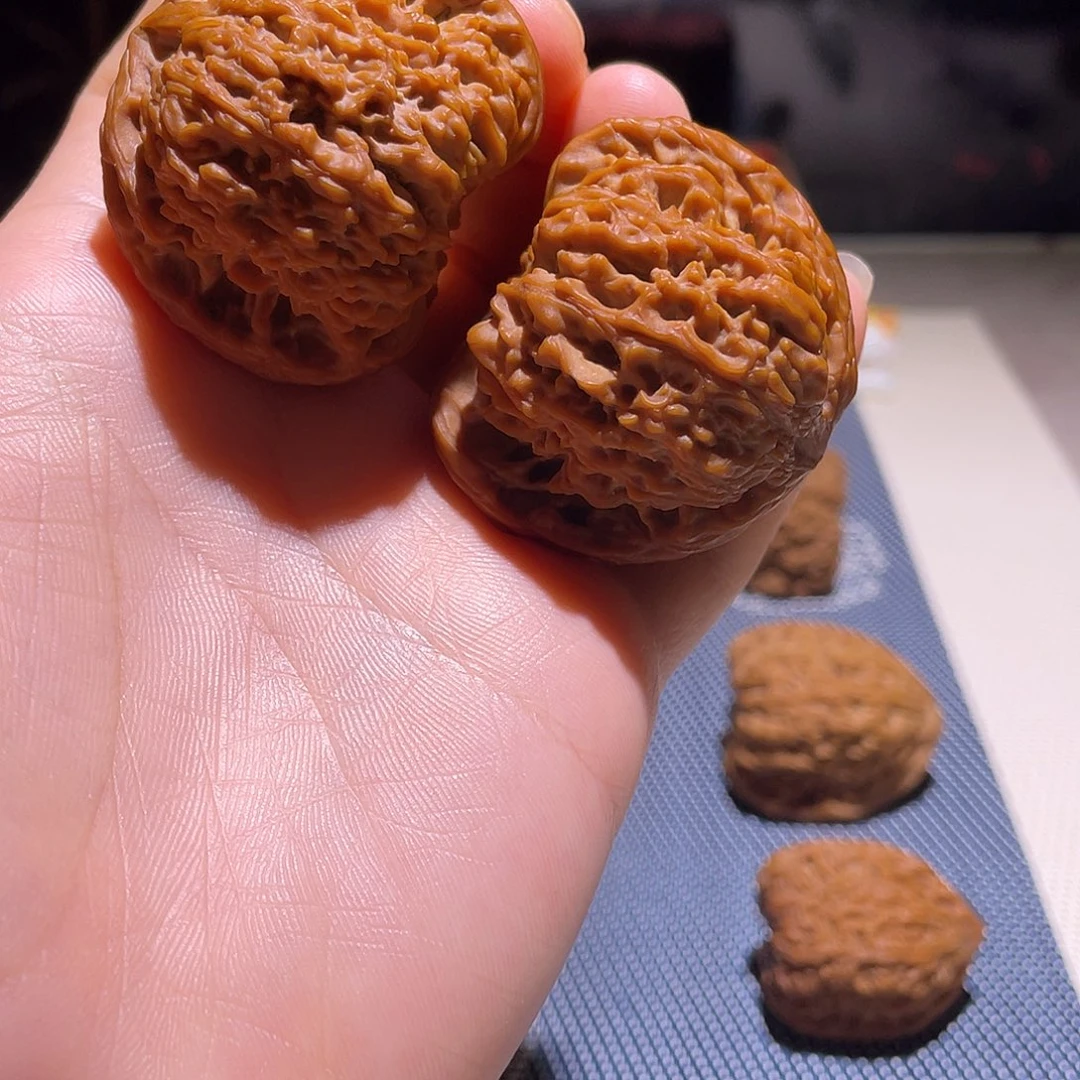 雨***啊把件文玩核桃橘红皮细拉丝43边
