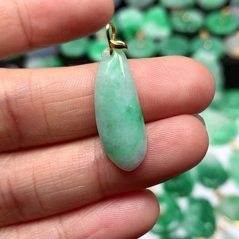 翡翠吊坠(不含链)18K金镶嵌