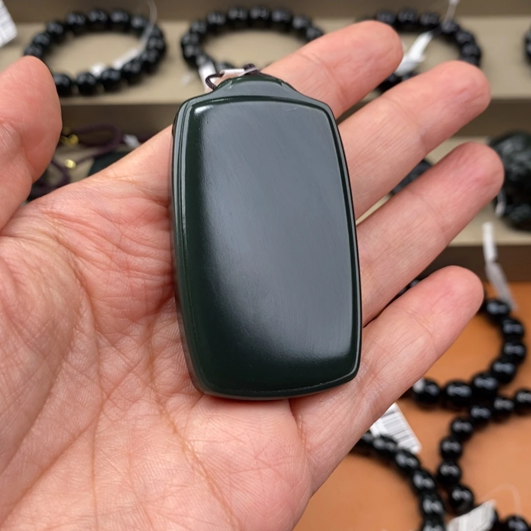 往***烟和田玉未镶嵌手串