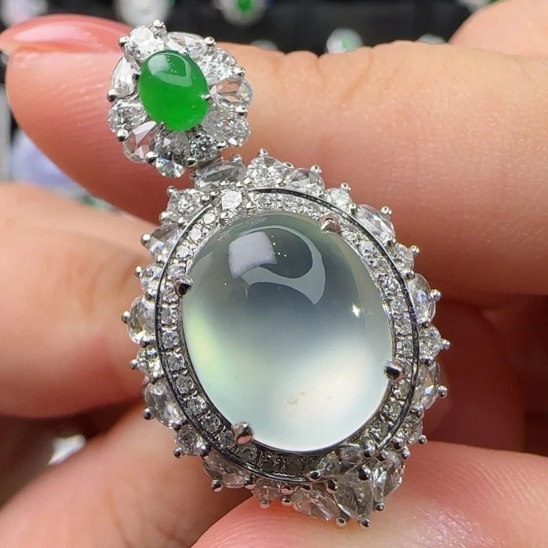 翡翠18K金镶嵌颈饰天然翡翠