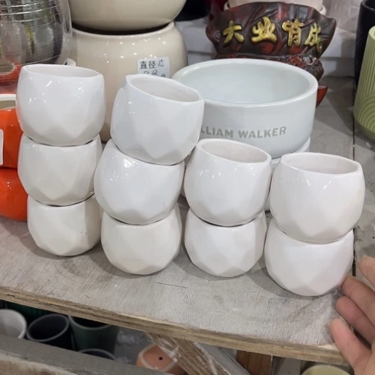 多肉绿植陶瓷花盆9.9包邮，有孔