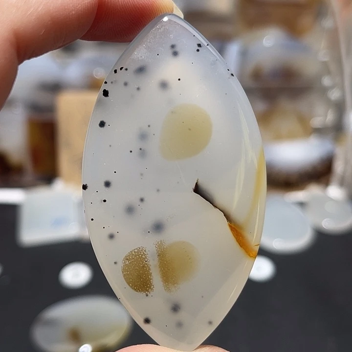 玛瑙/玉髓未镶嵌颈饰