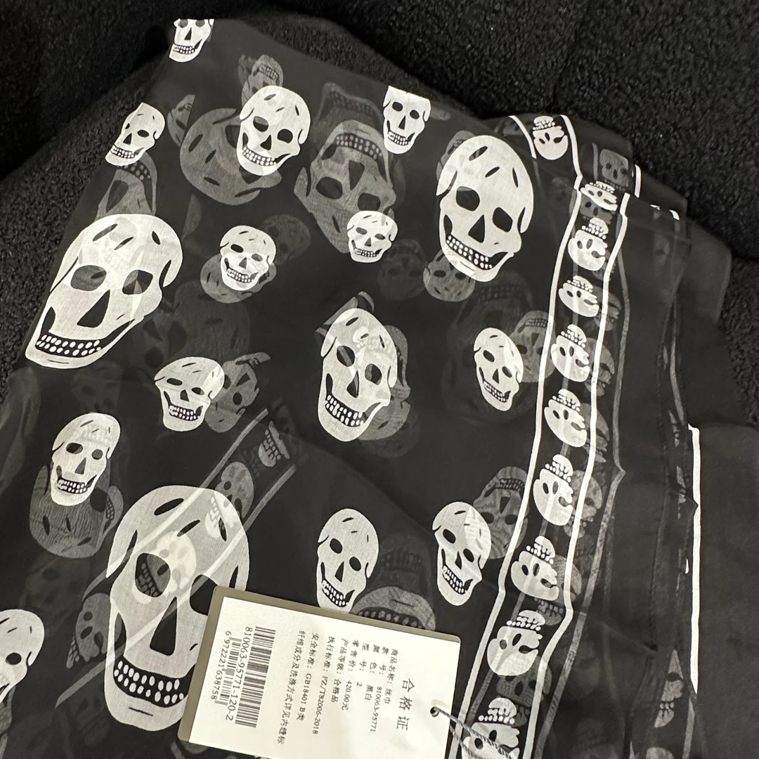 曼德诗薄款法式休闲黑白撞色丝巾810063-95771