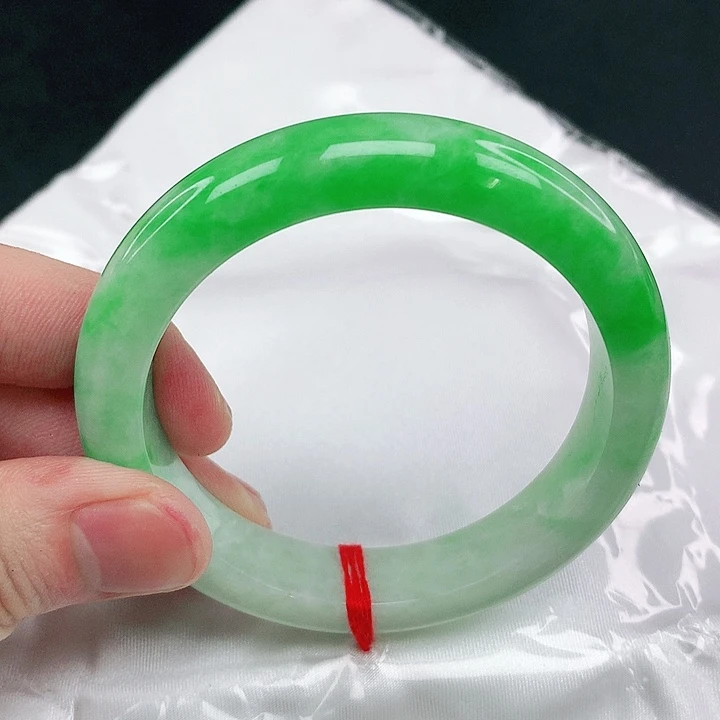 翡翠手镯未镶嵌圈56。3401