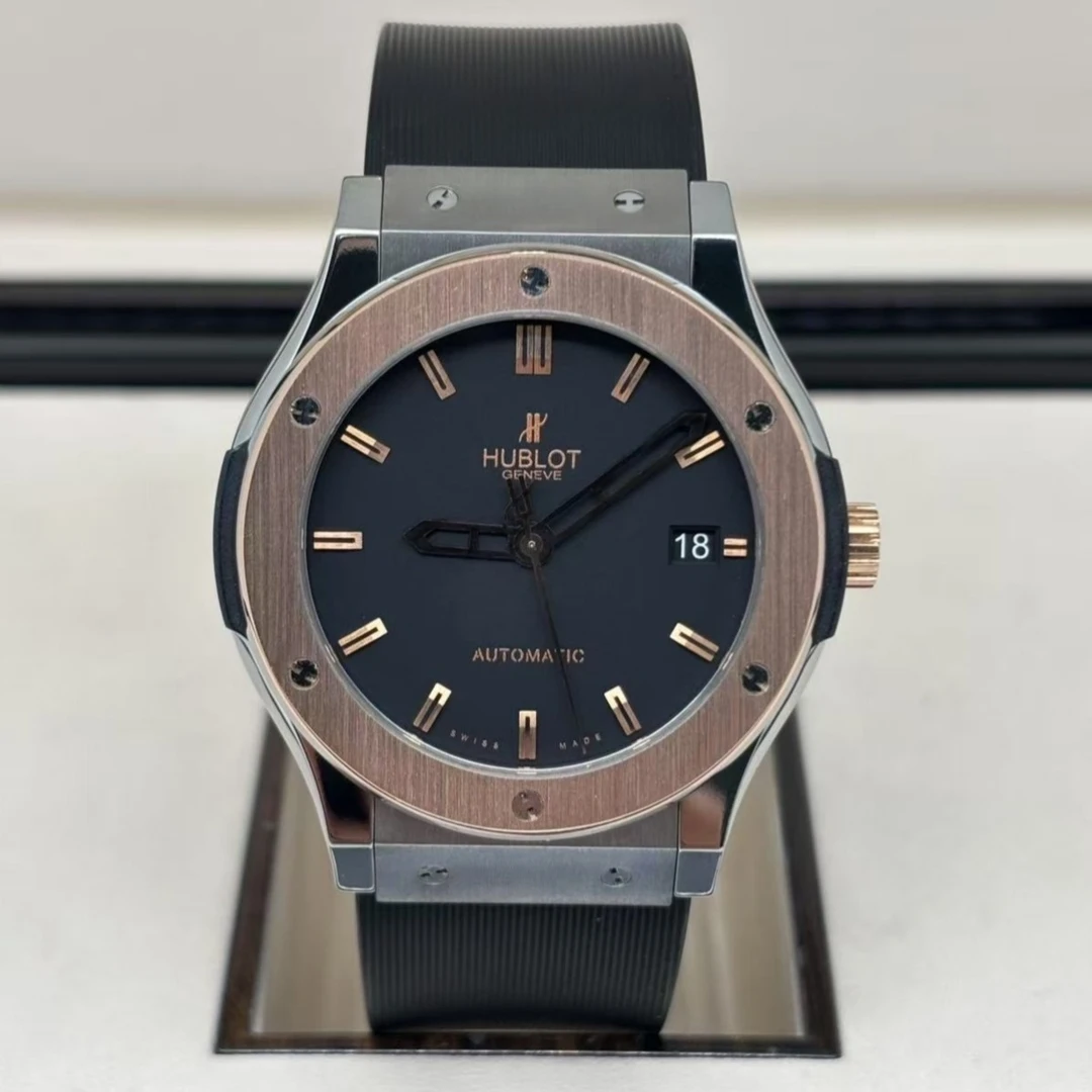 95新 Hublot/宇舶表 经典融合系列/自动/表径42mm
