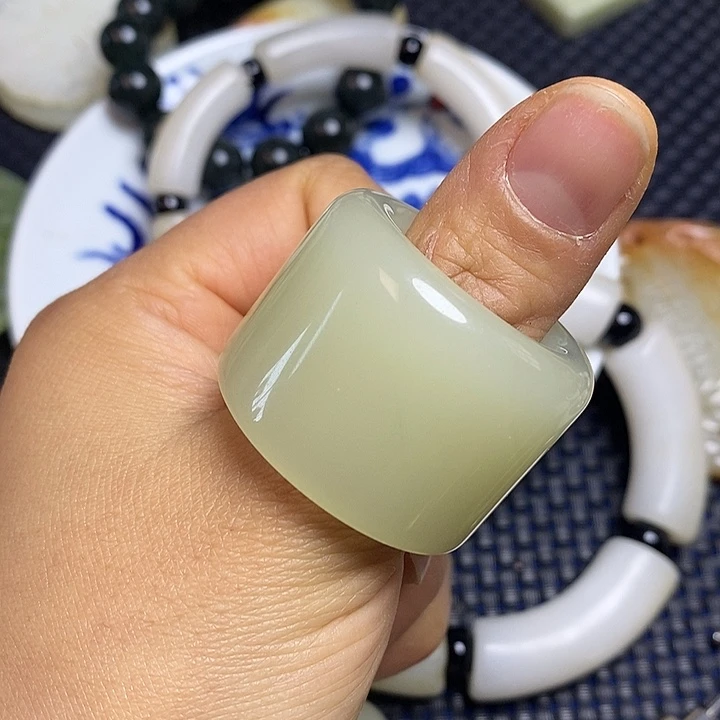 吊坠白玉菩提支持七天无理由