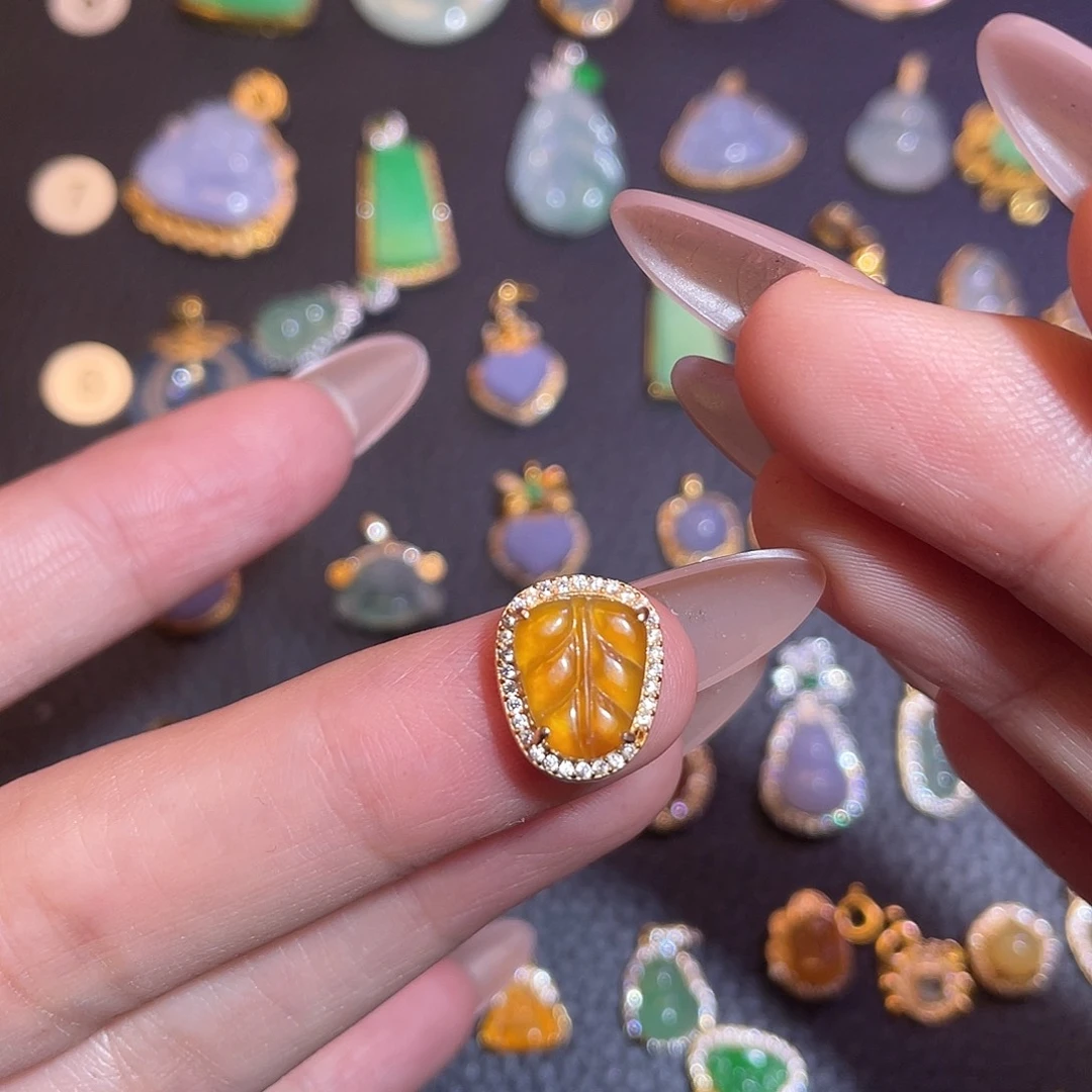 胖***嘟翡翠银S925镶嵌颈饰