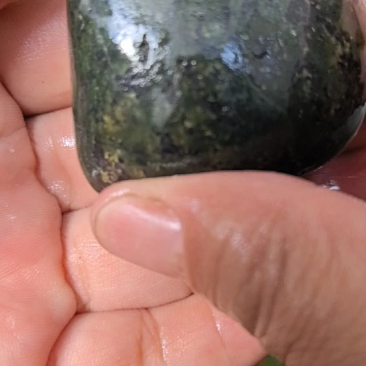 天***雷有机玻璃藏玉药王石原石手把件