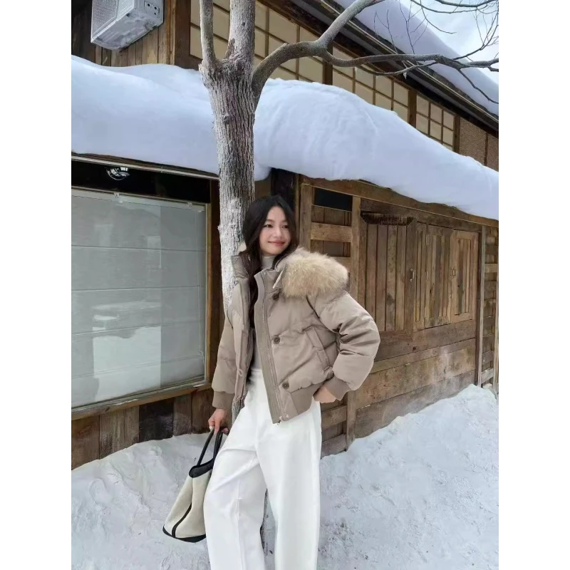 巨好看收腰卡其色棉服女短款2026冬季新款时尚大毛领高端保暖外套