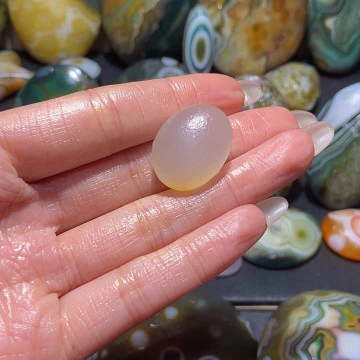 【闪购商品】未镶嵌玛瑙/玉髓珠宝奇石随*飘