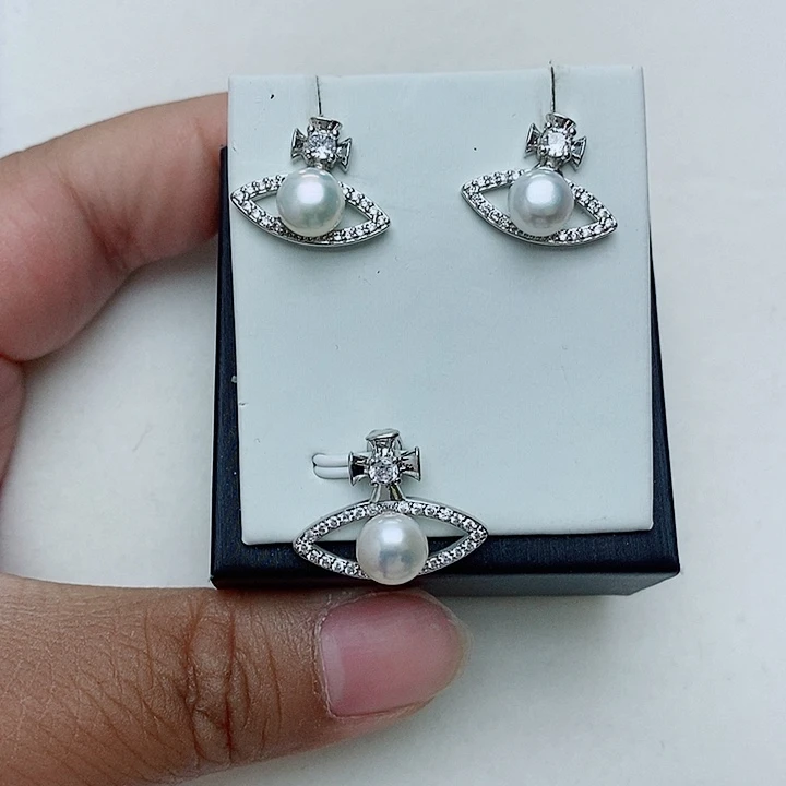 淡水珍珠银S925镶嵌颈饰套装耳钉加吊坠