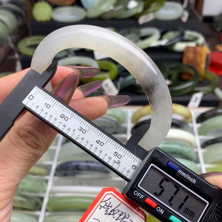 蛇纹石玉手镯未镶嵌682