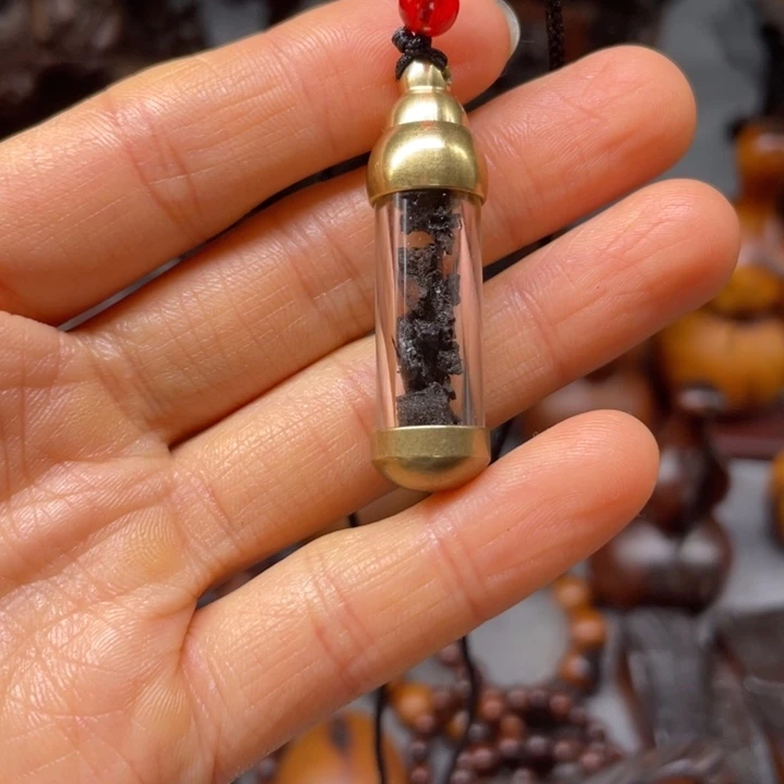 枣木天然雷击木颗粒瓶