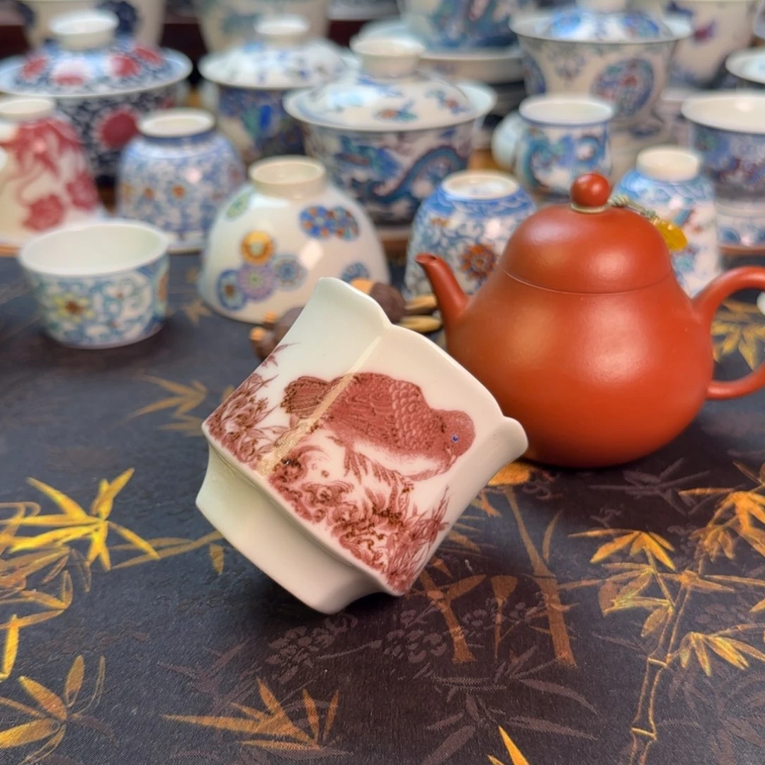 六方葵口釉里红主人杯